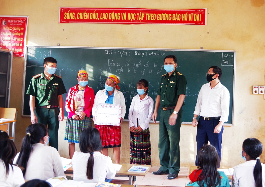 Đến từng nhà nói để dân nghe